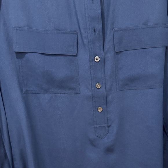 Banana Republic Elegant Deep Blue Women’s Button Down Shirt. Size M - Picture 4 of 8
